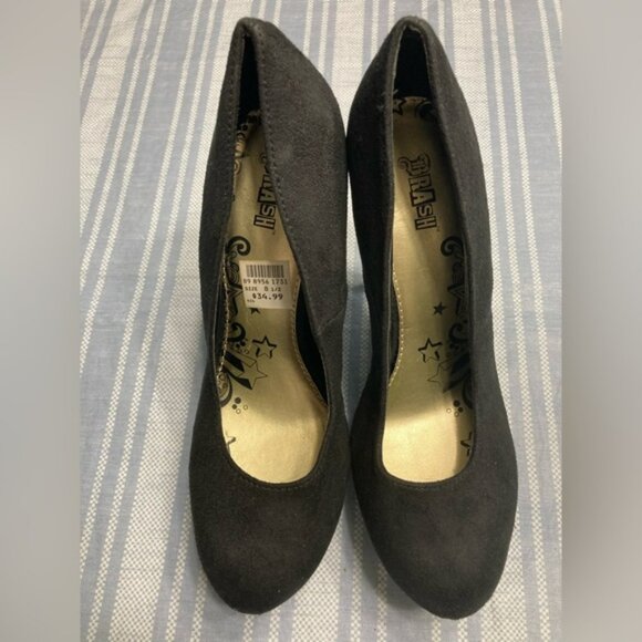 Brash black platform heels. - Picture 1 of 5
